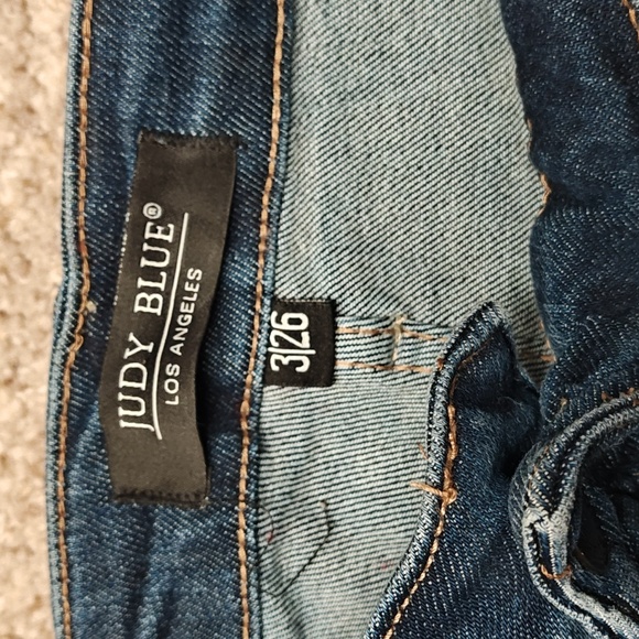 Judy Blue Jeans - Picture 3 of 4